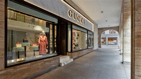 Gucci, Via Nassa 2, Lugano, Phone +41 91 922 54 60.